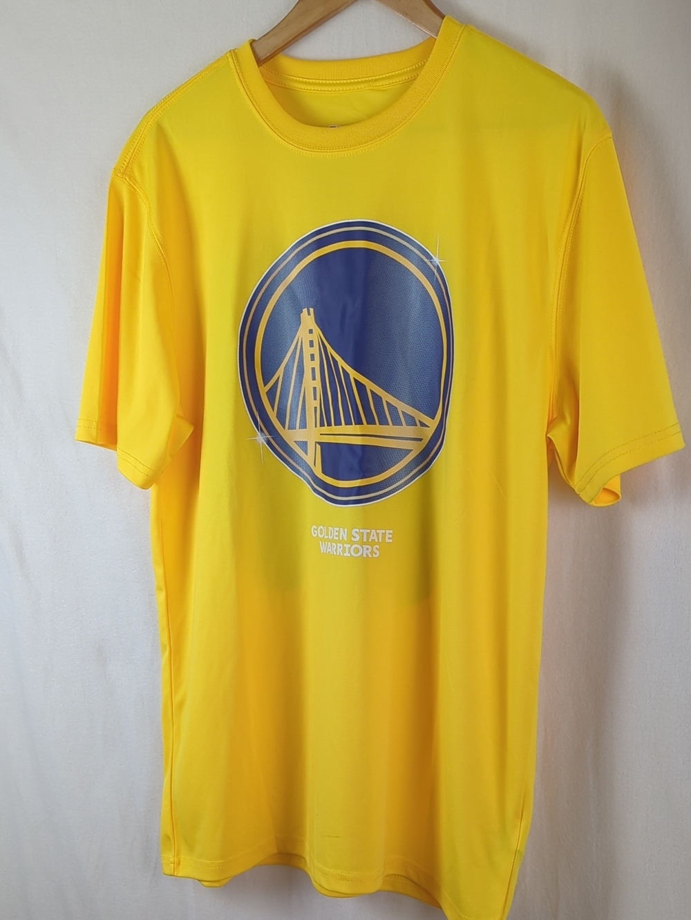 NBA Men's Large Golden State Warriors Yellow Curry Jersey Tee